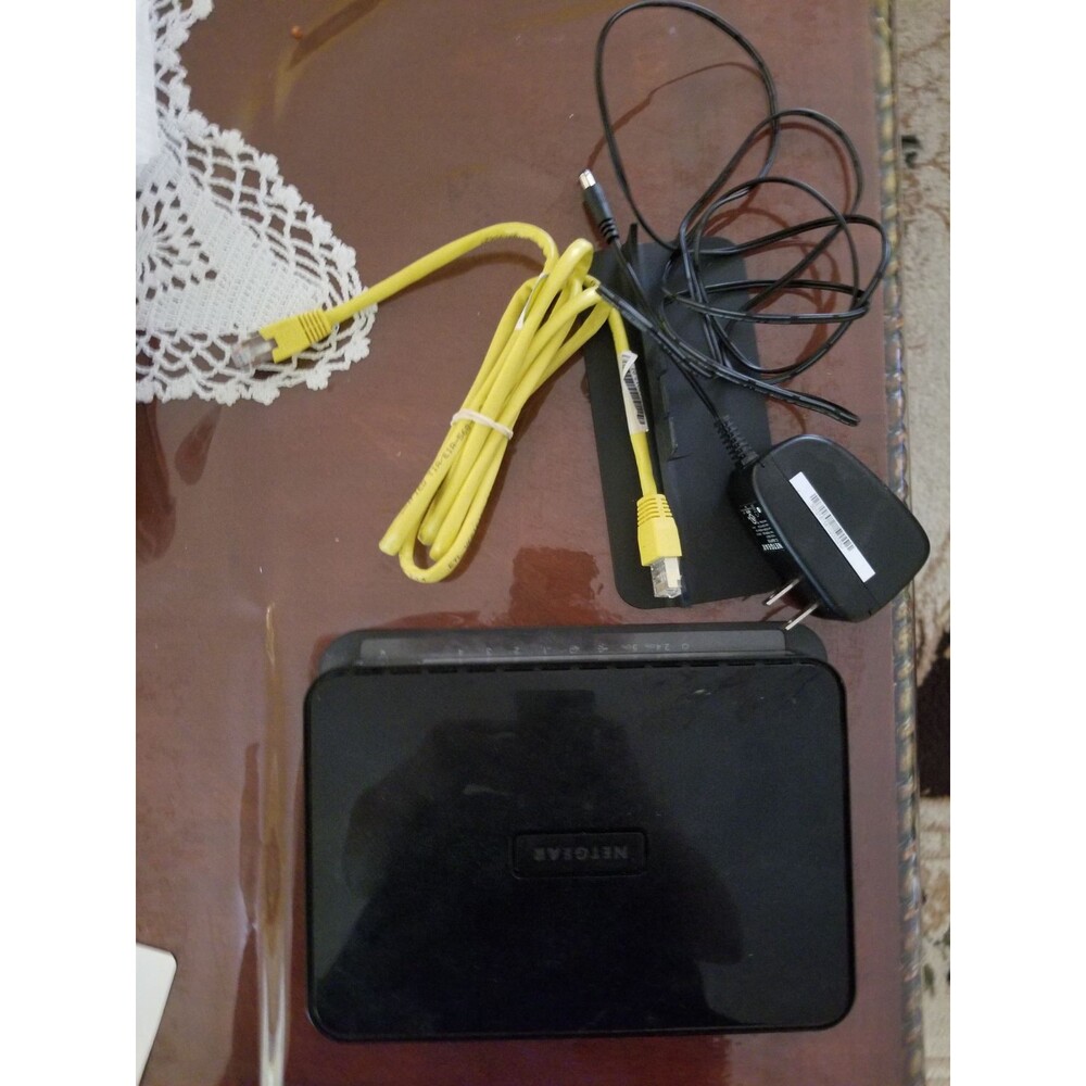 Netgear 3700 router - Picture 1 of 2